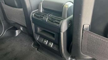Land Rover Defender 3.0 D300 SE 110 5dr Auto