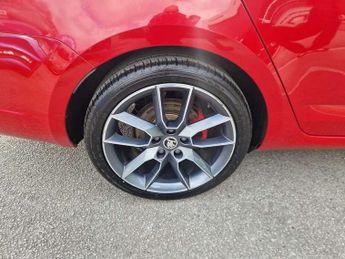 Skoda Octavia Estate 2.0 TDI CR vRS 5dr DSG [7 speed] [Black Pack]