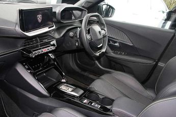 Peugeot 2008 1.2 Hybrid 136 GT 5dr e-DSC6