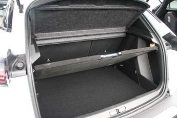 Peugeot 2008 1.2 Hybrid 136 GT 5dr e-DSC6