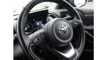 Toyota Yaris 1.5 Hybrid Design 5dr CVT