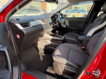 Renault Captur 1.6 E-Tech full hybrid 145 Techno 5dr Auto