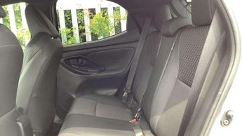 Toyota Yaris 1.5 Hybrid Dynamic 5dr CVT