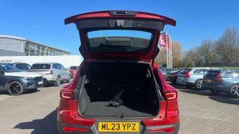 Volvo XC40 2.0 B3P Core 5dr Auto