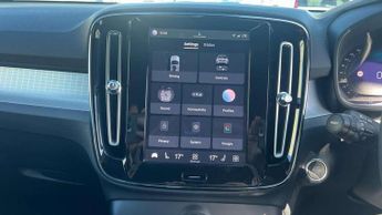 Volvo XC40 2.0 B3P Core 5dr Auto