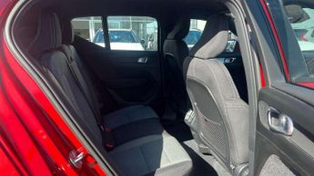 Volvo XC40 2.0 B3P Core 5dr Auto