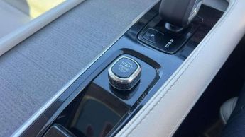 Volvo XC90 2.0 B5P Ultra Dark 5dr AWD Geartronic