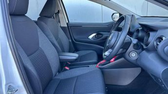 Toyota Yaris 1.5 Hybrid Design 5dr CVT