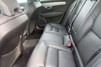 Volvo V90 2.0 B4D Momentum 5dr Auto