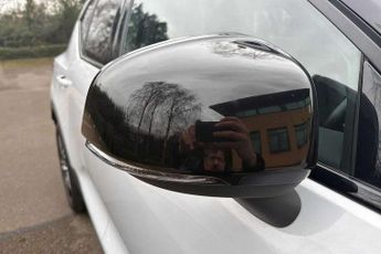 Volvo XC40 Recharge 1.5 T4 Recharge PHEV R DESIGN 5dr Auto