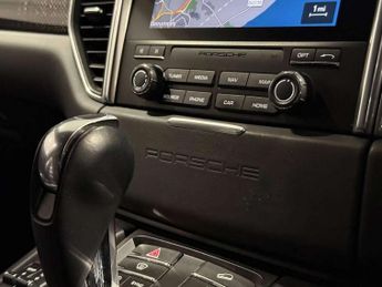 Porsche Macan Turbo 5dr PDK