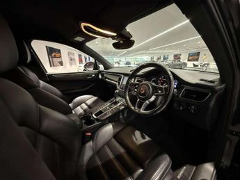 Porsche Macan Turbo 5dr PDK