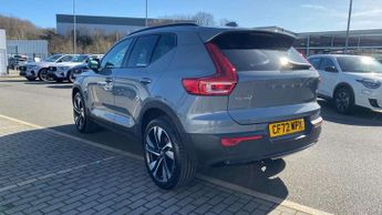 Volvo XC40 2.0 B4P Ultimate Dark 5dr Auto