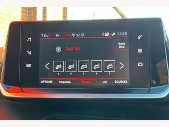 Peugeot 208 1.2 PureTech 100 Allure Premium + 5dr EAT8