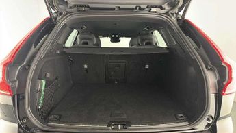 Volvo XC60 2.0 B4D Plus Dark 5dr AWD Geartronic
