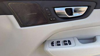 Volvo XC60 2.0 B5P Plus Dark 5dr AWD Geartronic