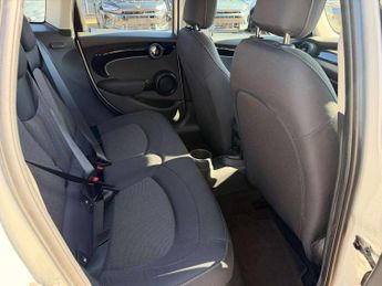 MINI Hatchback 5dr 1.5 Cooper Classic 5dr Auto