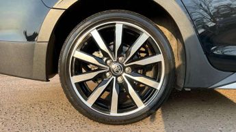 Toyota Corolla Touring Sport 2.0 VVT-i Hybrid Trek 5dr CVT