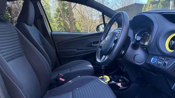 Toyota Yaris 1.5 Hybrid Yellow Edition 5dr CVT