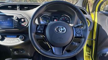 Toyota Yaris 1.5 Hybrid Yellow Edition 5dr CVT