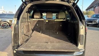 Land Rover Discovery 3.0 D300 R-Dynamic HSE 5dr Auto