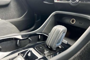 Volvo XC40 1.5 T3 [163] R DESIGN 5dr Geartronic