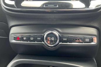 Volvo XC40 1.5 T3 [163] R DESIGN 5dr Geartronic