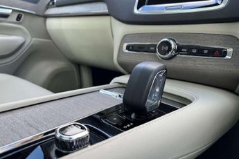 Volvo XC90 2.0 B5P [250] Plus Dark 5dr AWD Geartronic