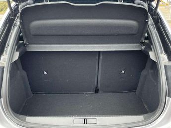 Peugeot 208 1.2 Hybrid 136 GT 5dr e-DSC6