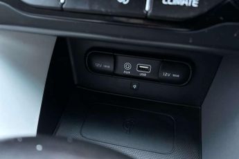 Kia Niro 1.6 GDi Hybrid First Edition 5dr DCT