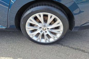 Skoda Superb Estate 2.0 TSI 280 Laurin + Klement 4x4 5dr DSG