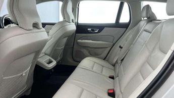 Volvo V60 Cross Country 2.0 B4D Cross Country 5dr AWD Auto