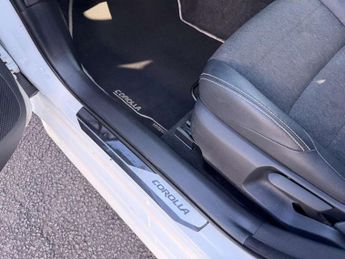 Toyota Corolla Touring Sport 1.8 Hybrid Design 5dr CVT