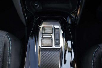 Peugeot 208 1.2 PureTech 100 Allure Premium + 5dr EAT8