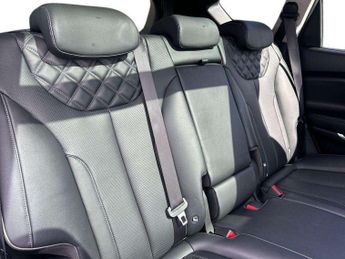 Hyundai Santa Fe 1.6 TGDi Hybrid Ultimate 5dr 4WD Auto