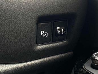 Toyota C-HR 1.8 Hybrid Design 5dr CVT