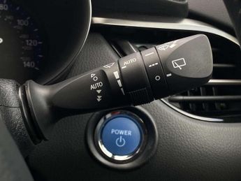 Toyota C-HR 1.8 Hybrid Design 5dr CVT