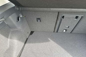 Volkswagen Golf 1.5 eTSI 150 Life 5dr DSG