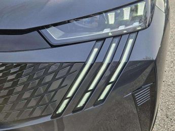 Peugeot 3008 1.2 Hybrid 136 GT 5dr e-DSC6
