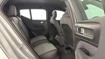 Volvo XC40 2.0 B3P Core 5dr Auto