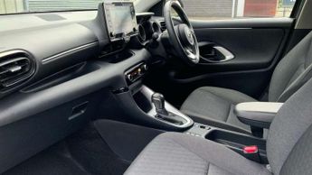 Toyota Yaris 1.5 Hybrid Design 5dr CVT