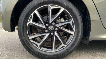 Toyota Yaris 1.5 Hybrid Design 5dr CVT