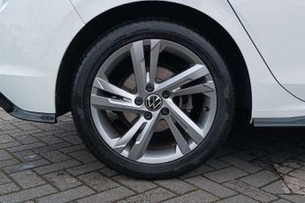 Volkswagen Golf 1.5 eTSI 150 R-Line 5dr DSG