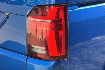 Volkswagen Transporter 2.0 BiTDI 204 Highline Kombi Van DSG