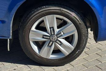 Volkswagen Transporter 2.0 BiTDI 204 Highline Kombi Van DSG