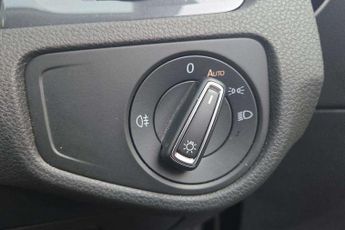 Volkswagen e-Golf 99kW e-Golf 35kWh 5dr Auto