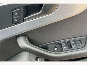 Audi A4 Avant 35 TDI Technik 5dr S Tronic