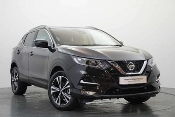 Nissan Qashqai 1.3 DiG-T N-Connecta 5dr [Glass Roof Pack]