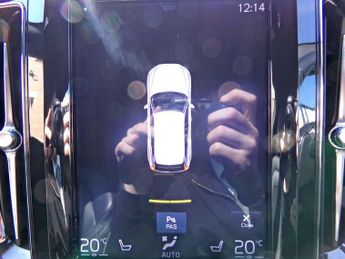 Volvo XC60 2.0 D4 R DESIGN 5dr AWD Geartronic