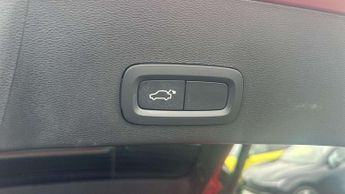 Volvo XC40 2.0 B5P R DESIGN Pro 5dr AWD Auto